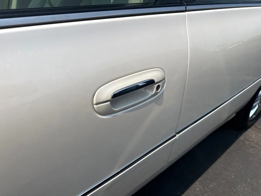 Used 2011 White Cadillac Platinum image 12