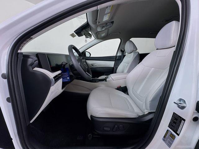 New 2026 White Hyundai SEL FWD image 33