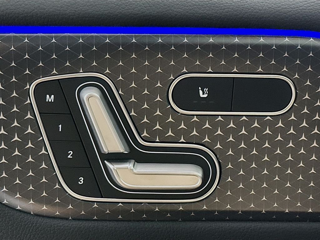 New 2026 Polar White Mercedes-Benz GLB 250 image 20