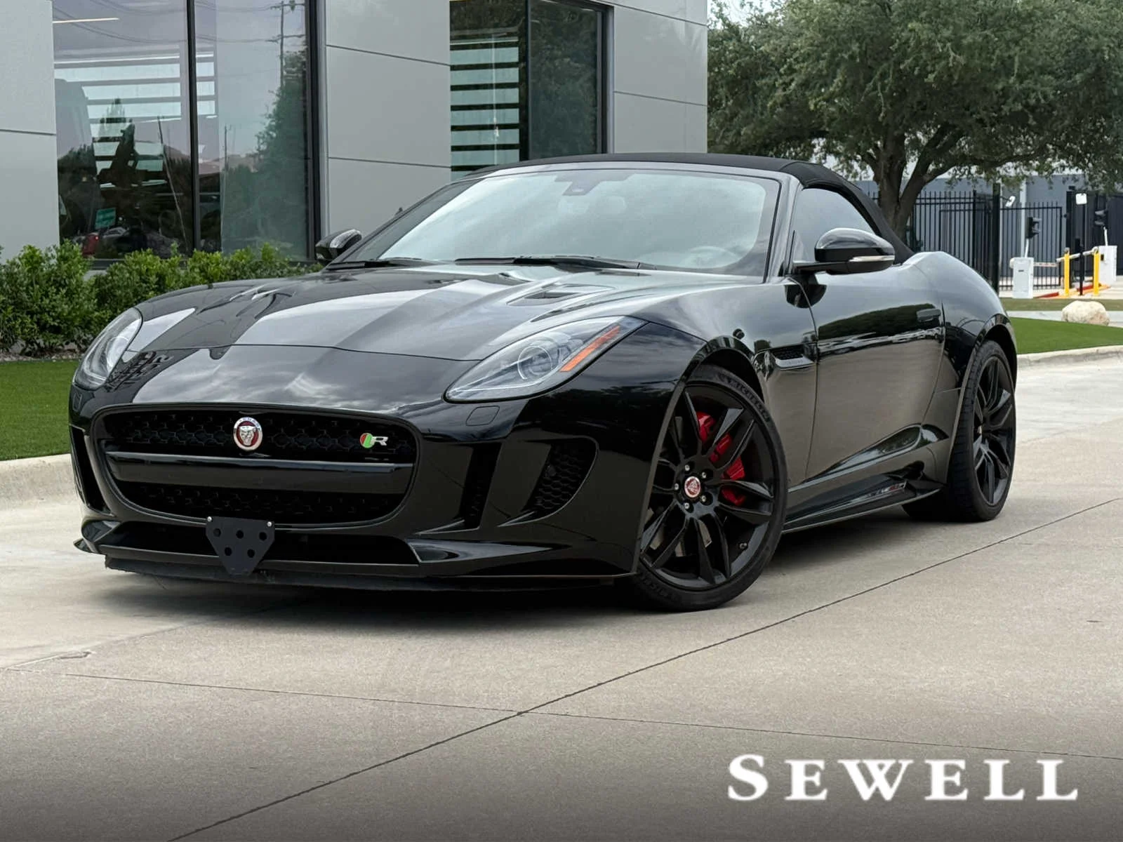 2016 Jaguar F-TYPE R Convertible's photo