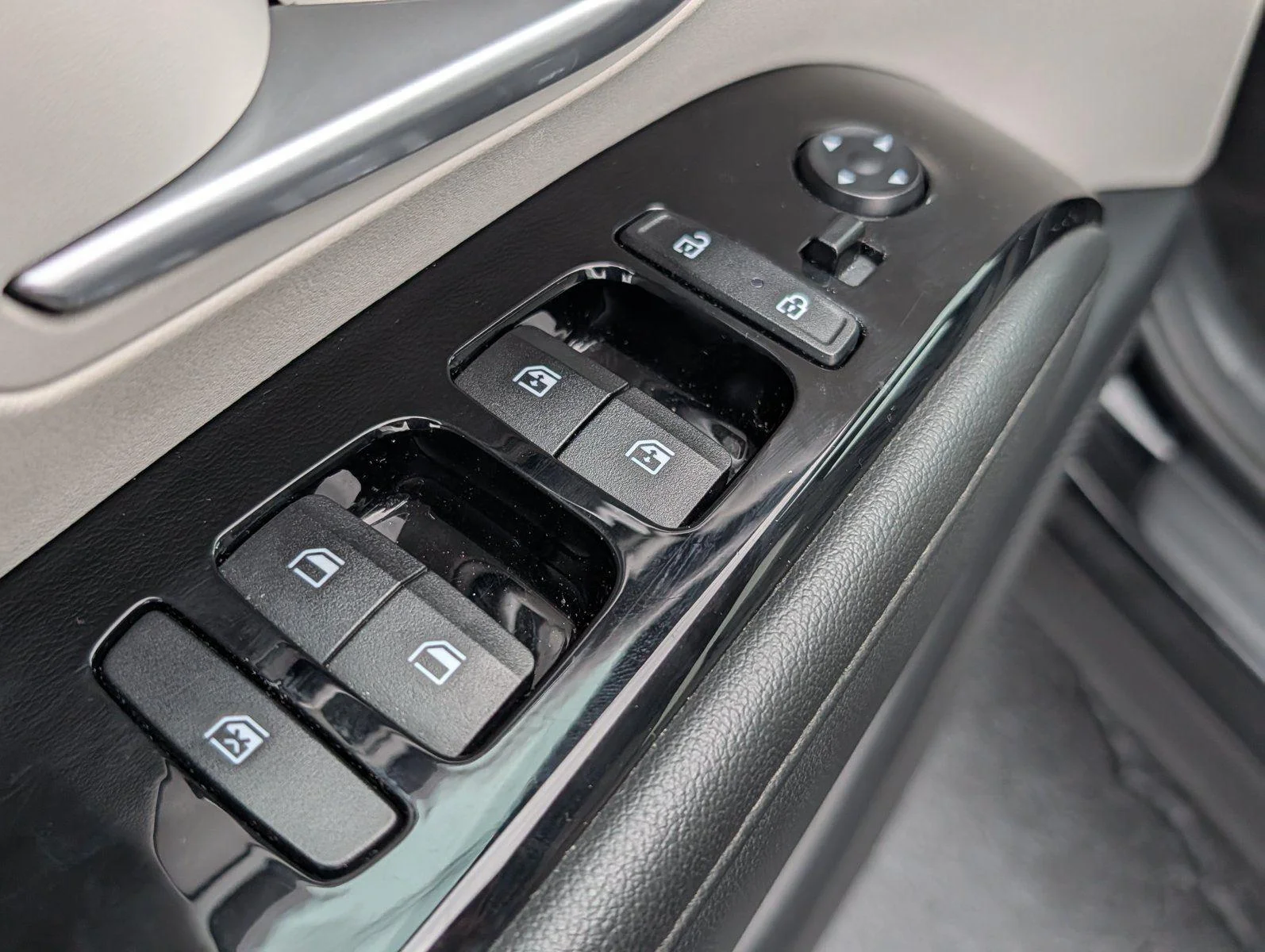 Used 2024 Black Pearl Hyundai Limited image 15