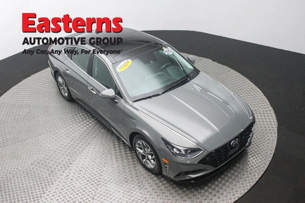 Used 2022 Gray Hyundai SEL image 3