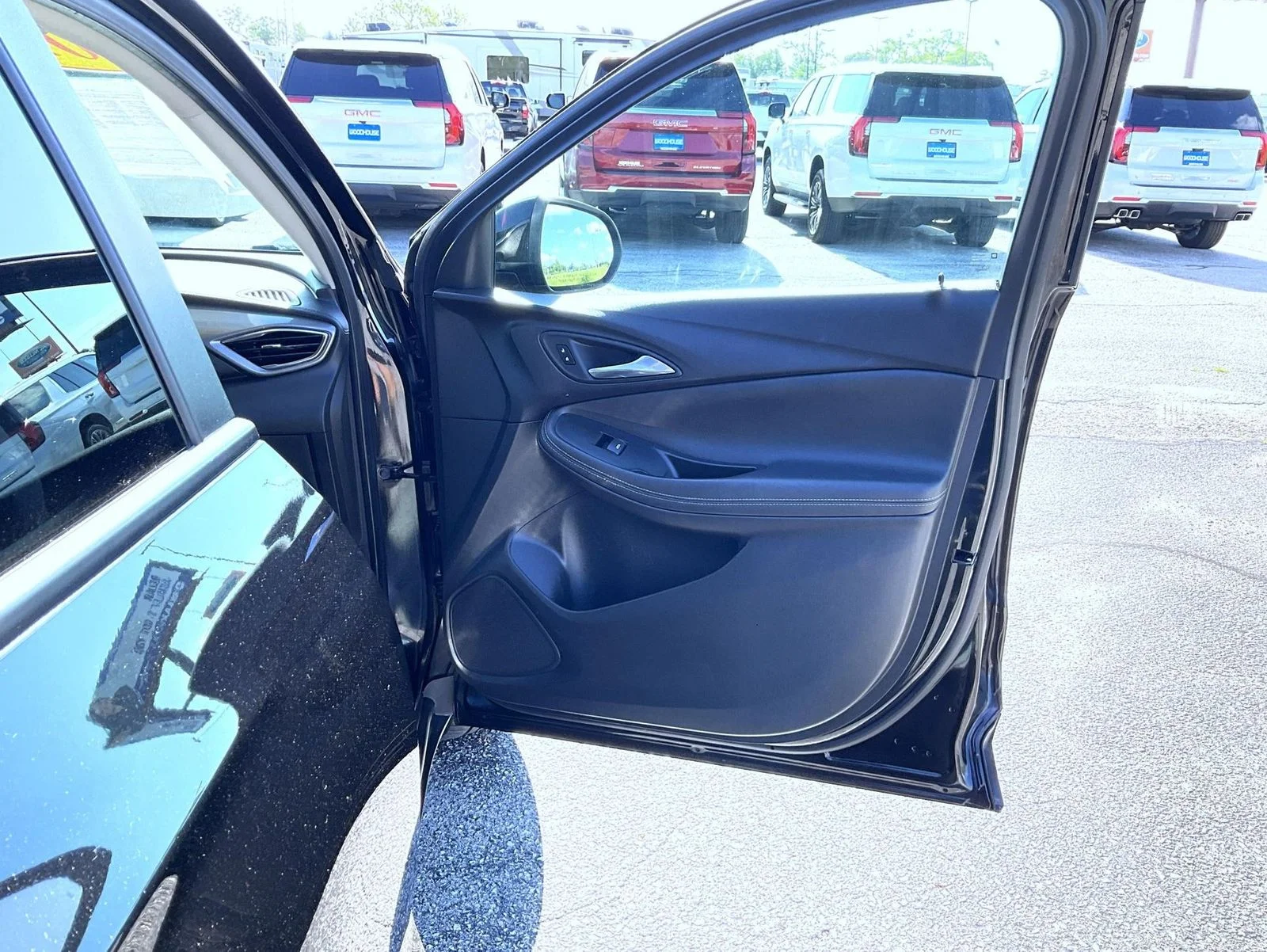 Used 2023 Black Buick Select image 16