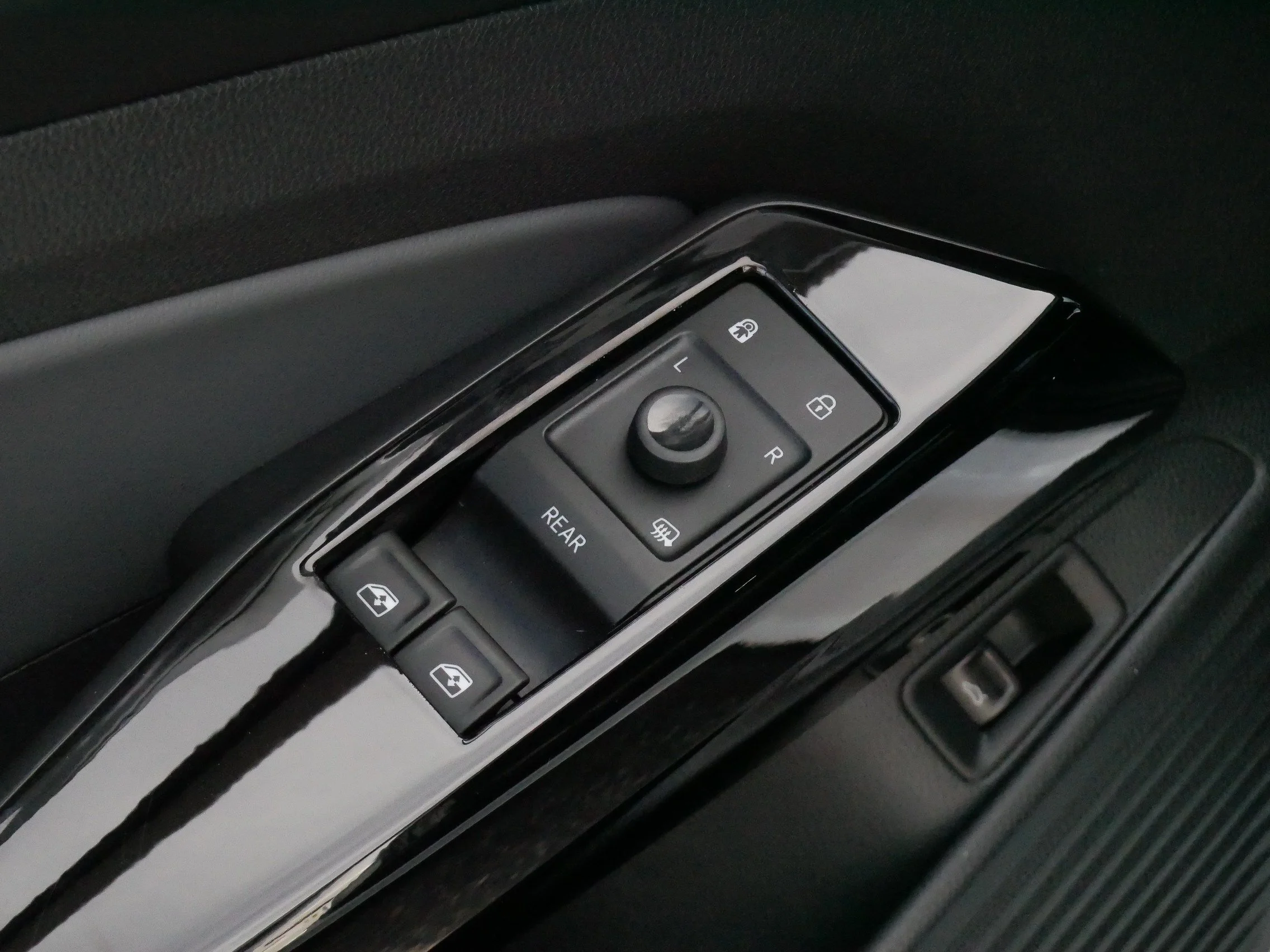 Certified Used 2023 White Volkswagen Pro S Plus image 19