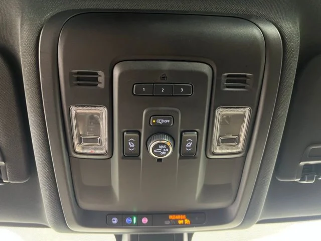 Used 2021 Black Chevrolet Premier image 29