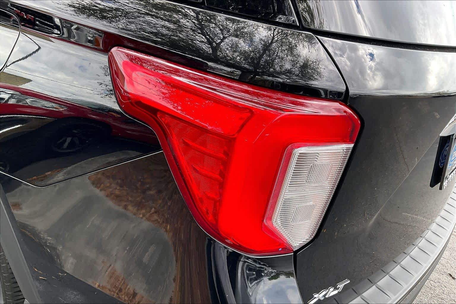 Used 2023 Agate Black Metallic Ford XLT image 29