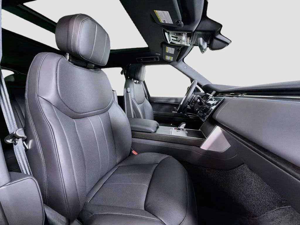 New 2026 Santorini Black Land Rover SE 7 Seats image 30