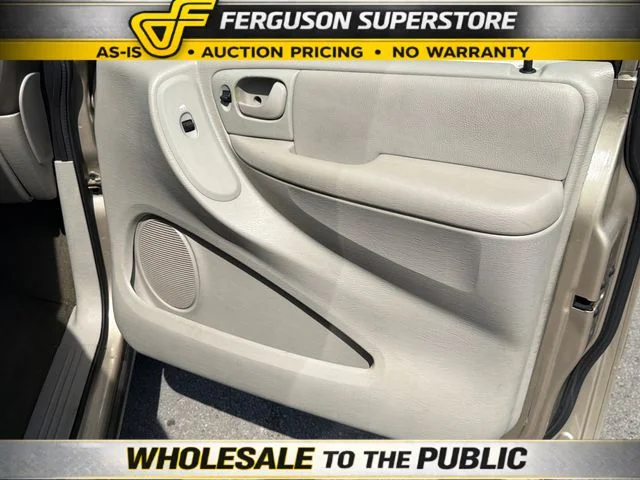 Used 2006 Gold Chrysler Touring image 22