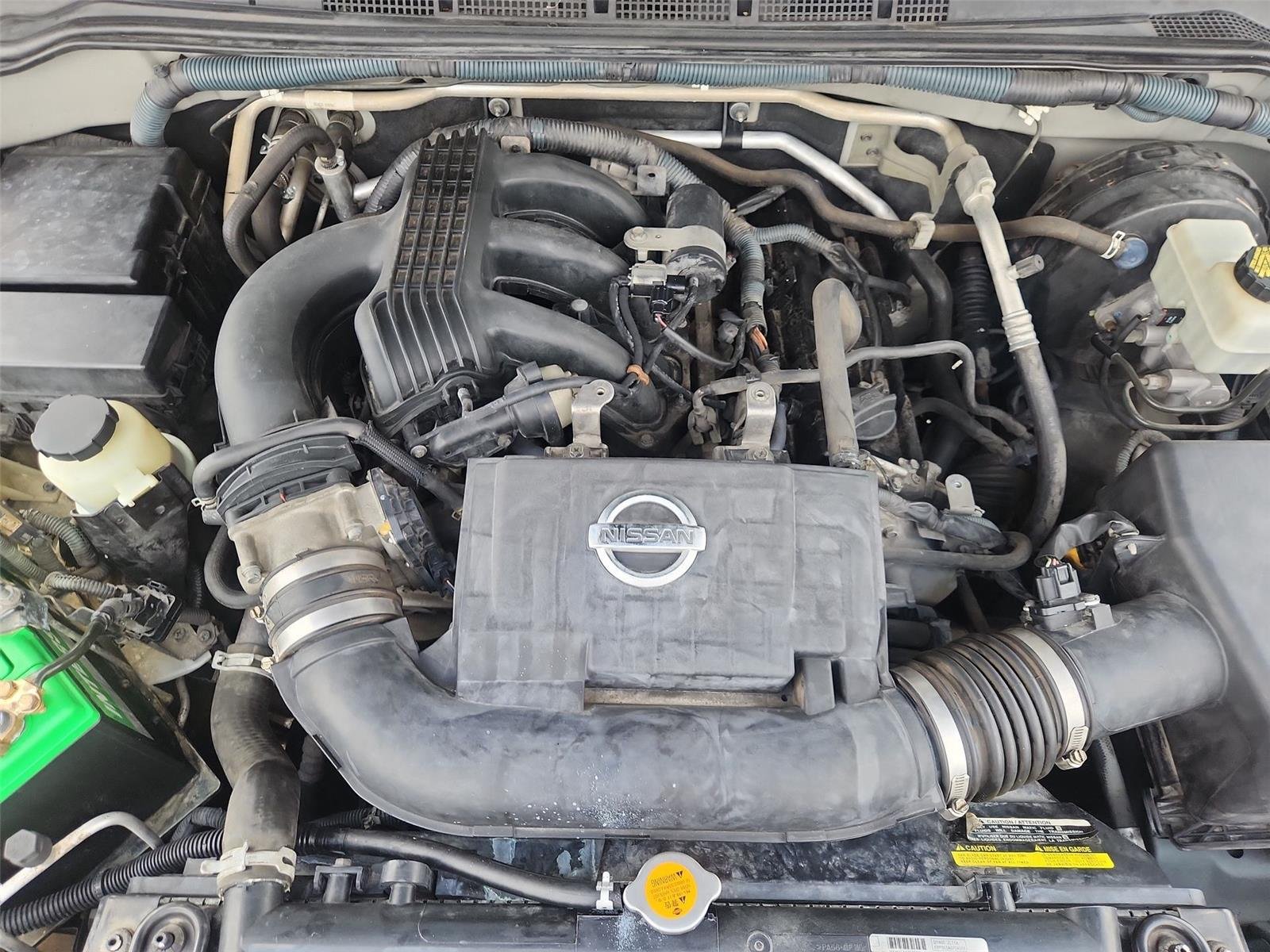 Used 2010 Silver Nissan S image 25