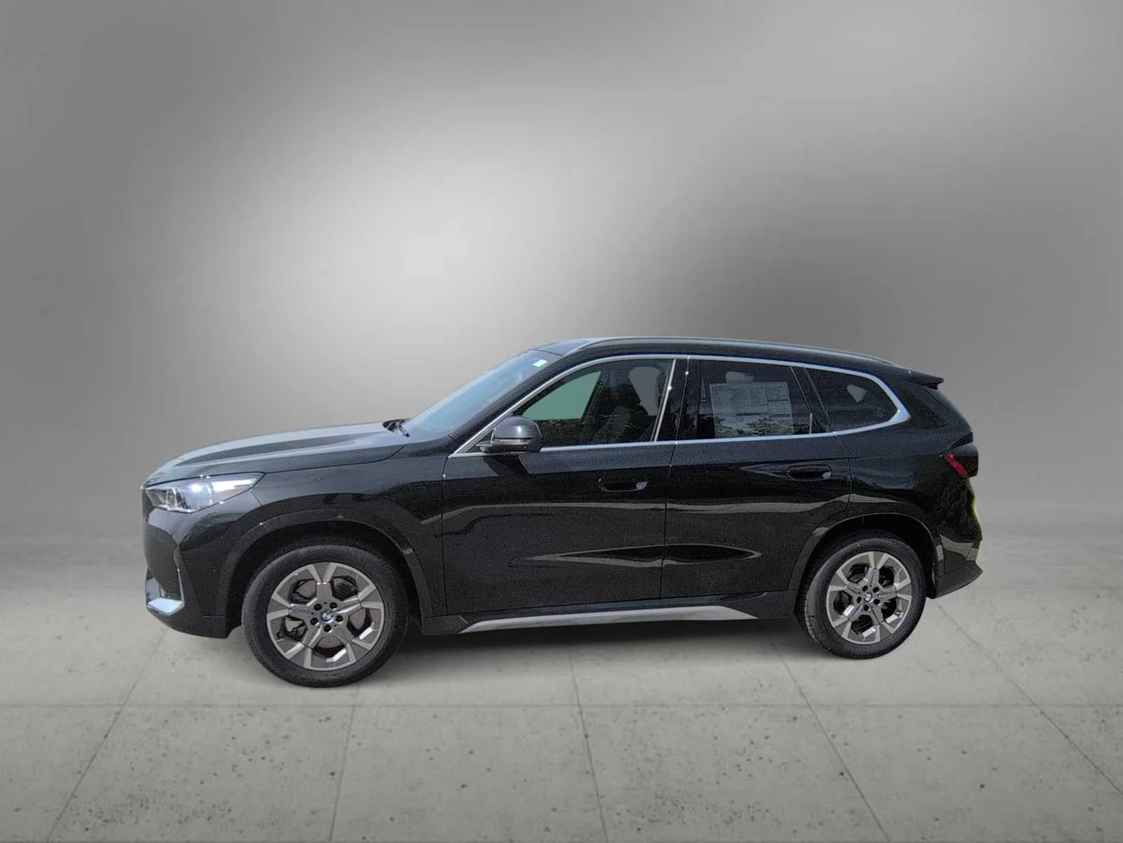 Used 2026 Black Sapphire Metallic BMW xDrive28i image 5