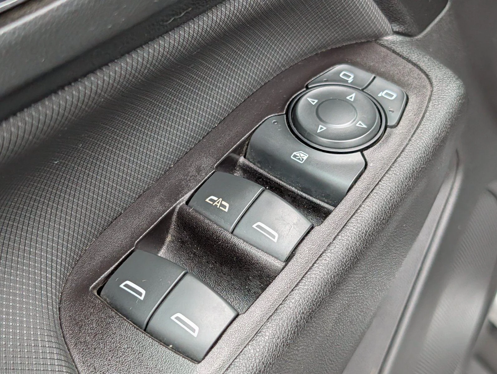 Used 2022 Silver Ice Metallic Chevrolet RS image 15