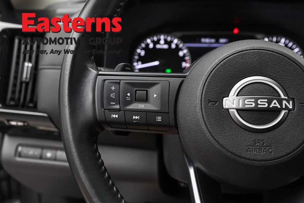 Used 2024 Gray Nissan SV image 15