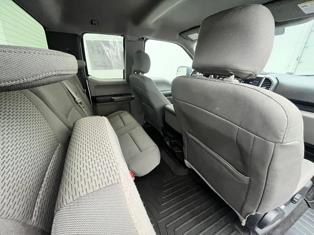 Used 2015  Ford XLT image 35