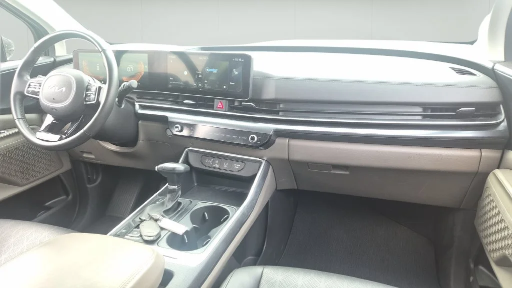 Used 2025 Gray Kia LXS image 10
