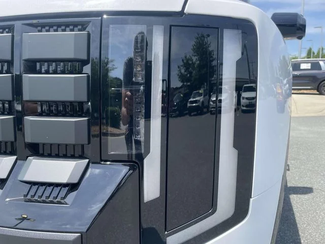 New 2027 White Kia X-Line SX Prestige image 9