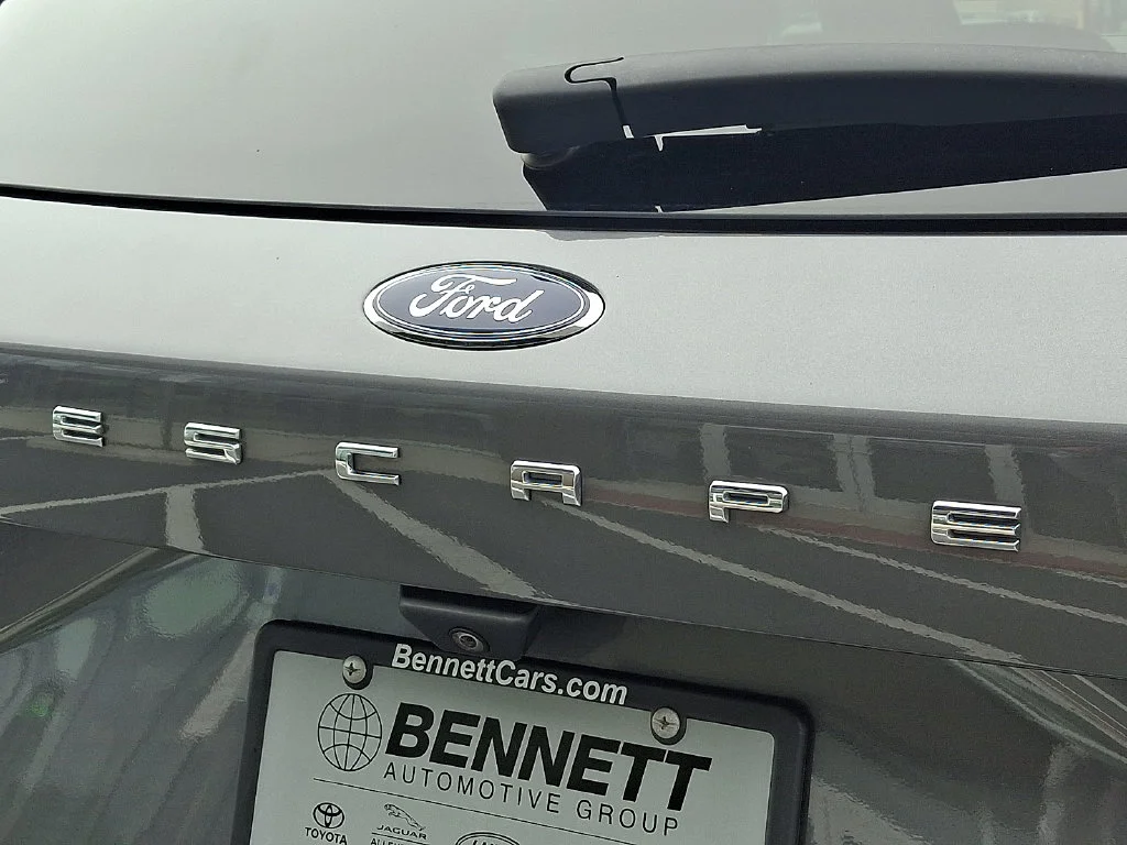 Used 2022 Gray Ford SE image 31
