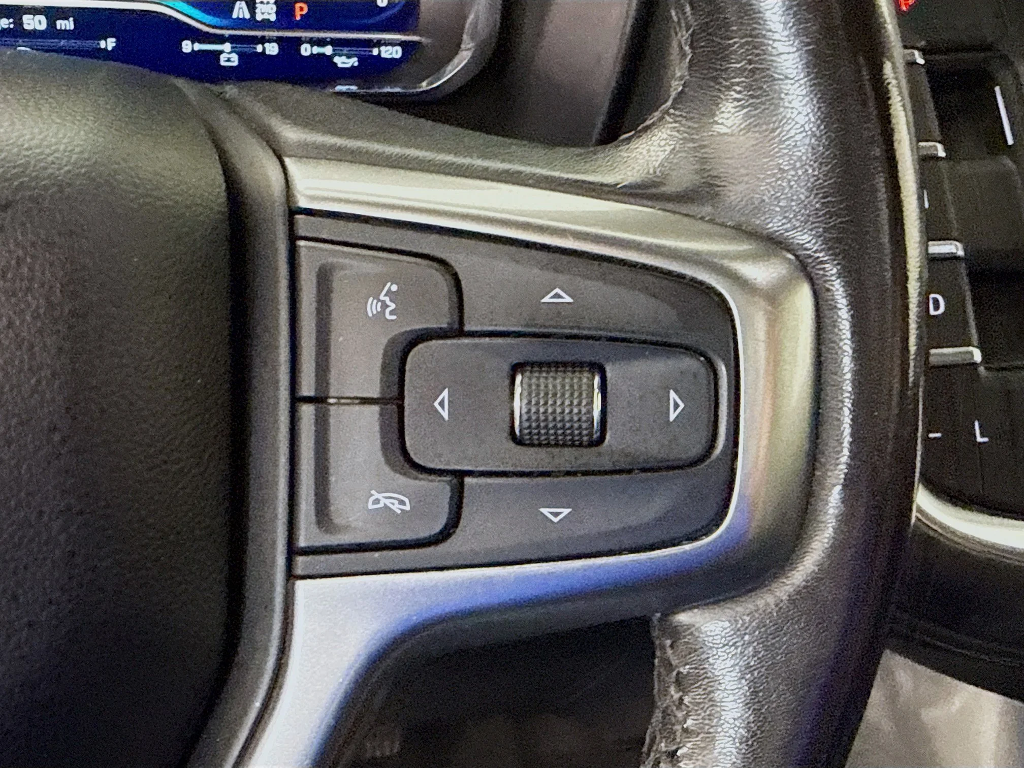 Used 2022 Summit White Chevrolet LT image 11
