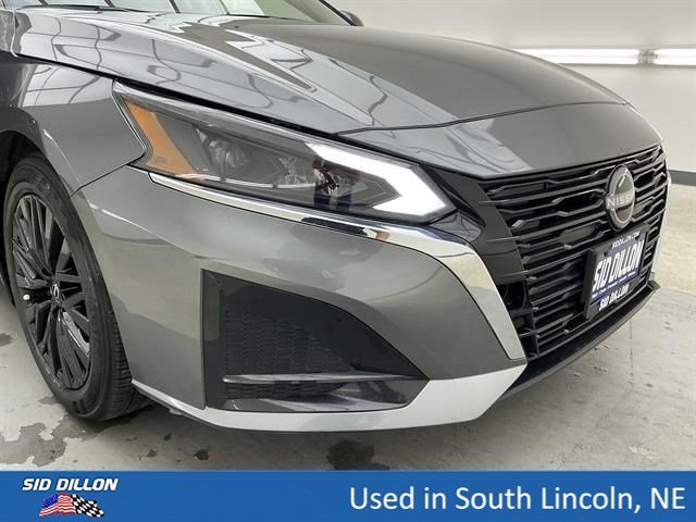 Used 2025 Gun Metallic Nissan SV image 27