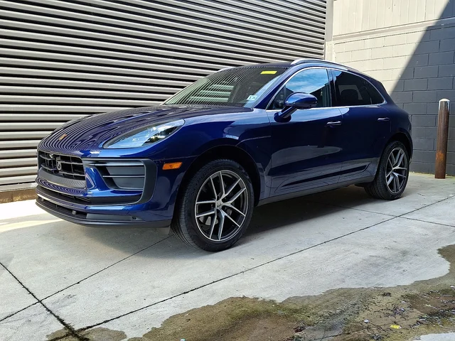 2023 Porsche Macan Base