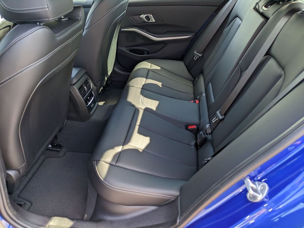 2025 BMW 3 Series 330i - Photo 22