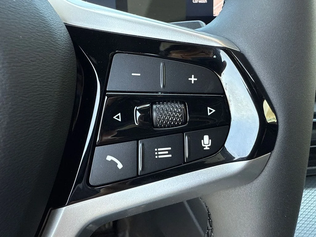New 2026 White BMW eDrive40 image 31