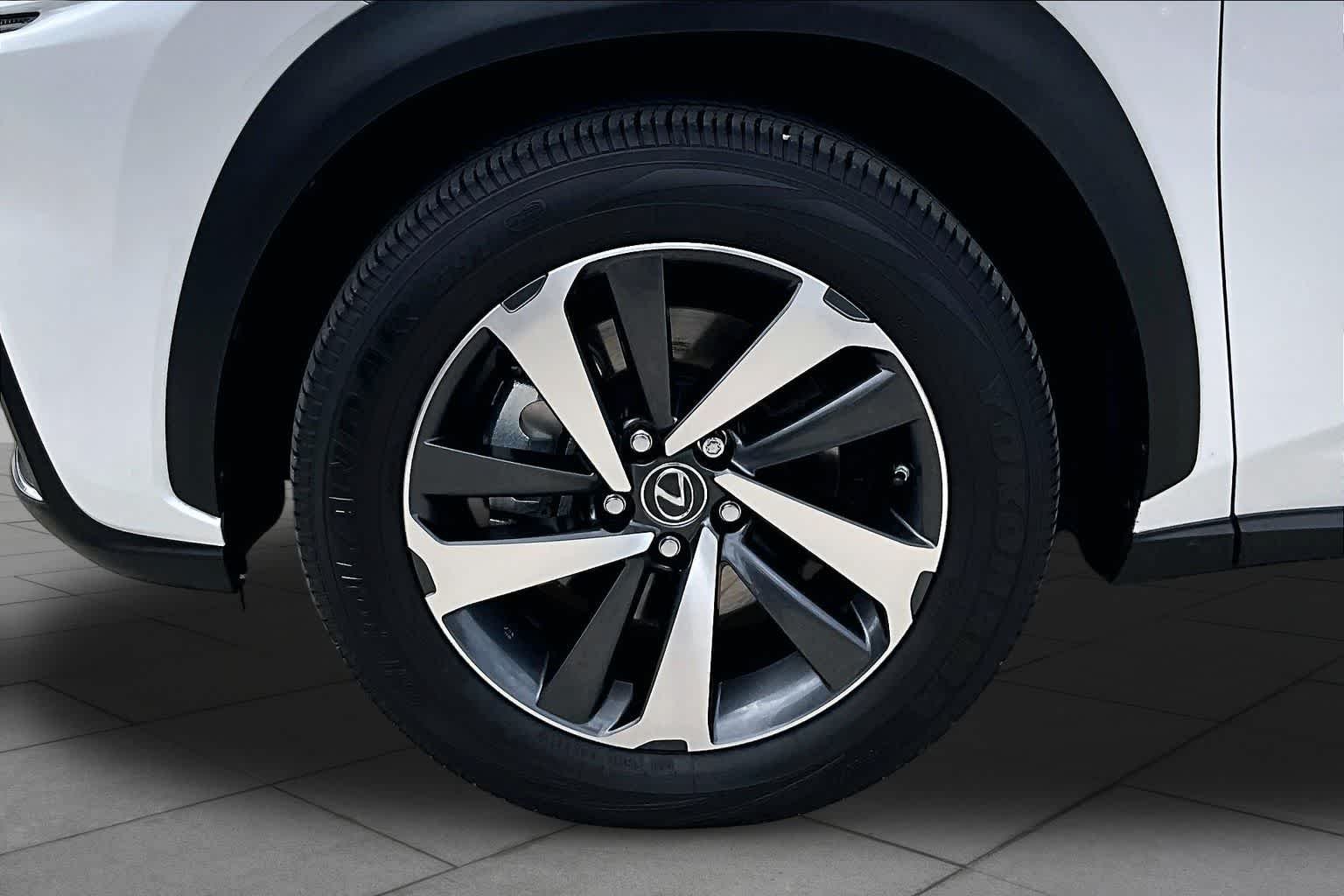 Used 2020 Eminent White Pearl Lexus  image 11