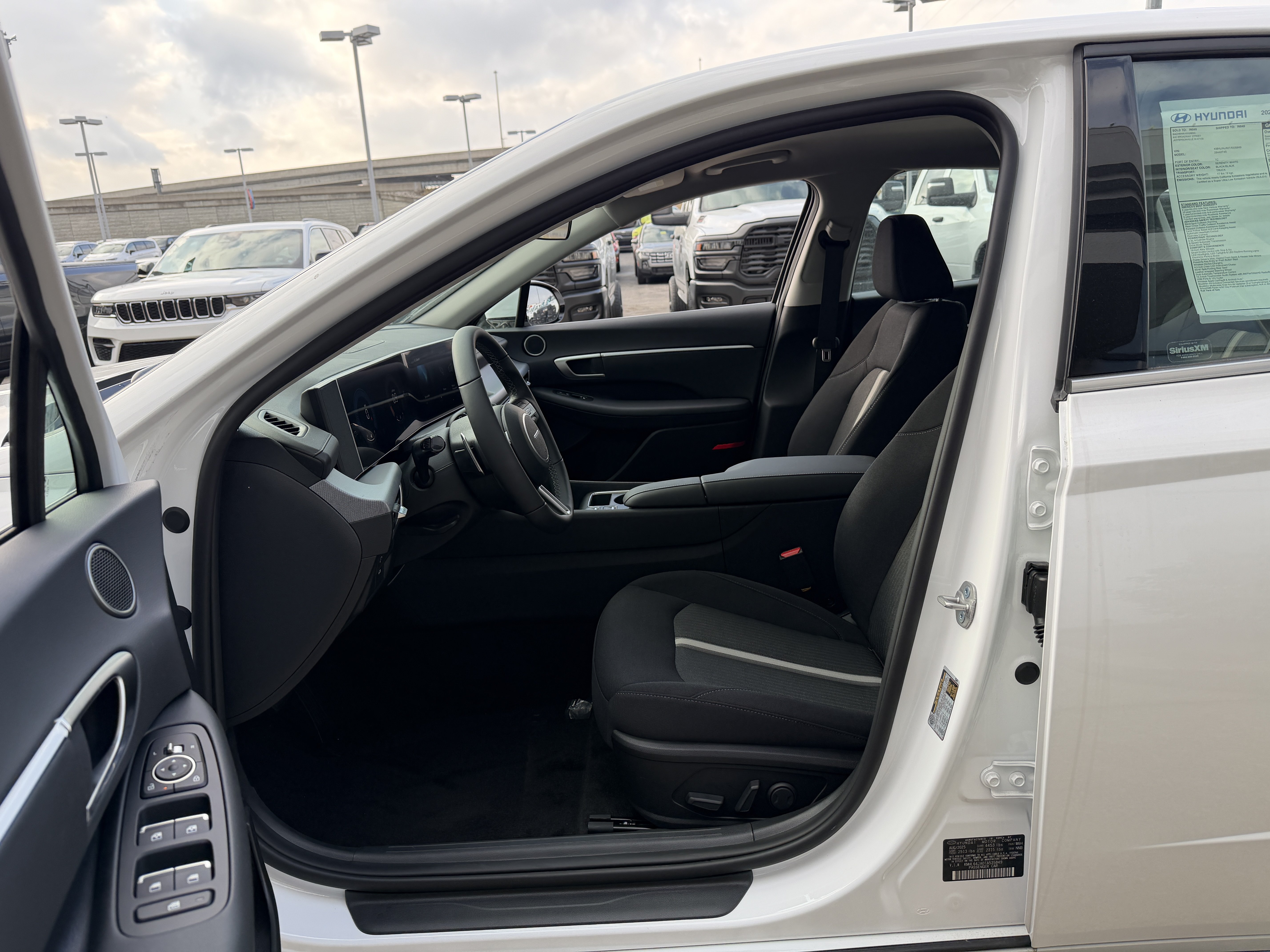 Used 2026 White Hyundai SEL Sport image 24