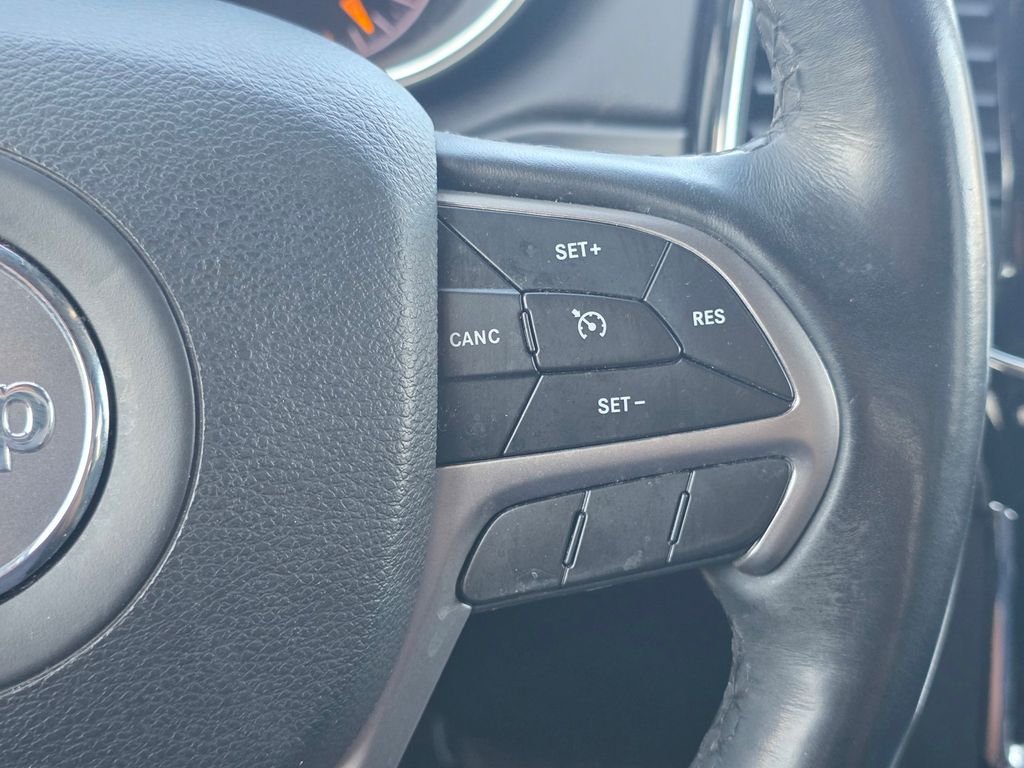 Certified Used 2020 Black Jeep Altitude image 34