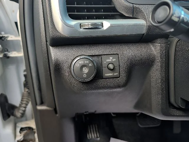 Used 2017 White GMC Limited image 18