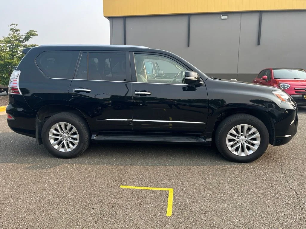 Used 2017 Black Lexus 460 image 8