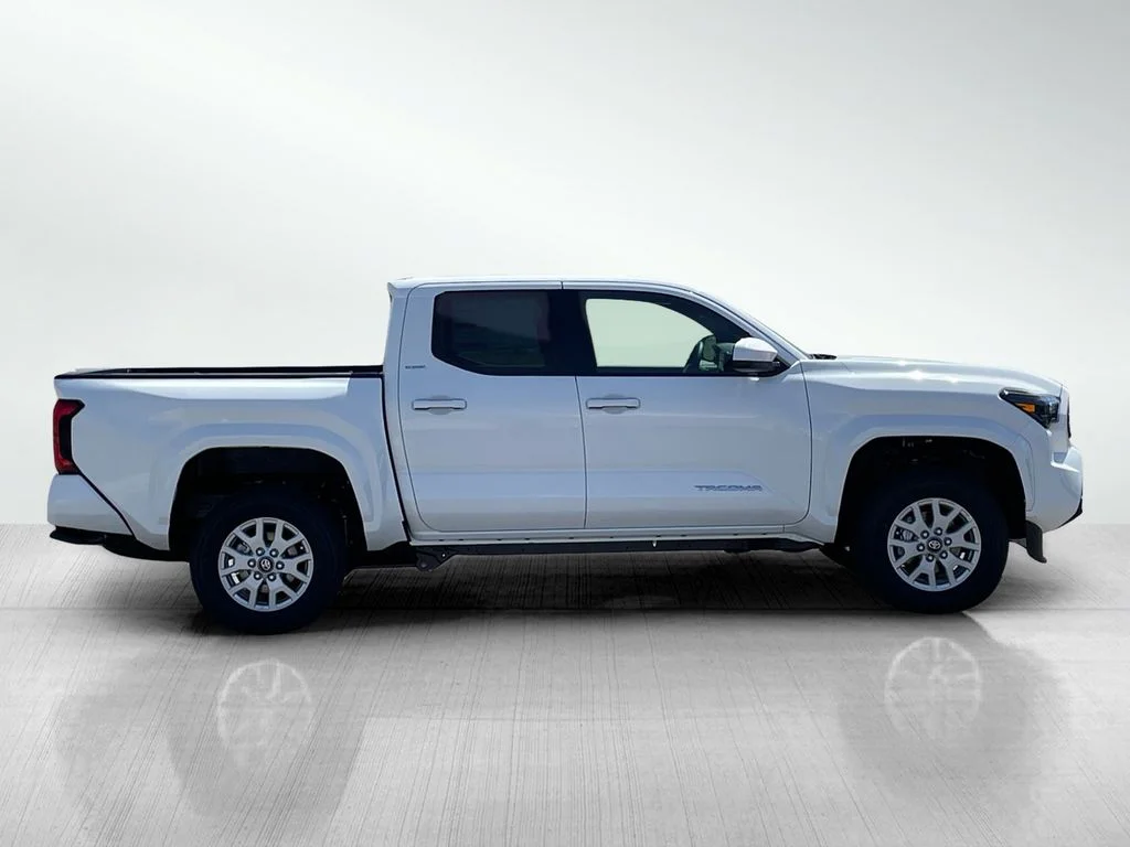 New 2026 Ice Cap Toyota SR5 image 2