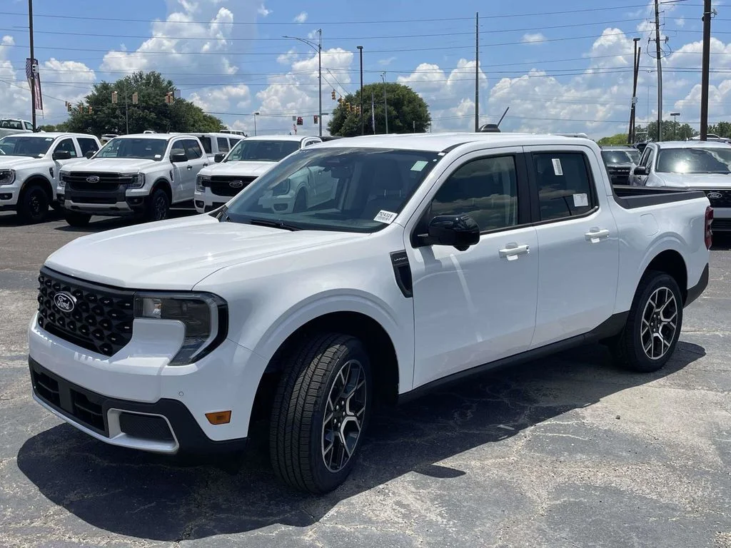 New 2026 Oxford White Ford Lariat® image 7
