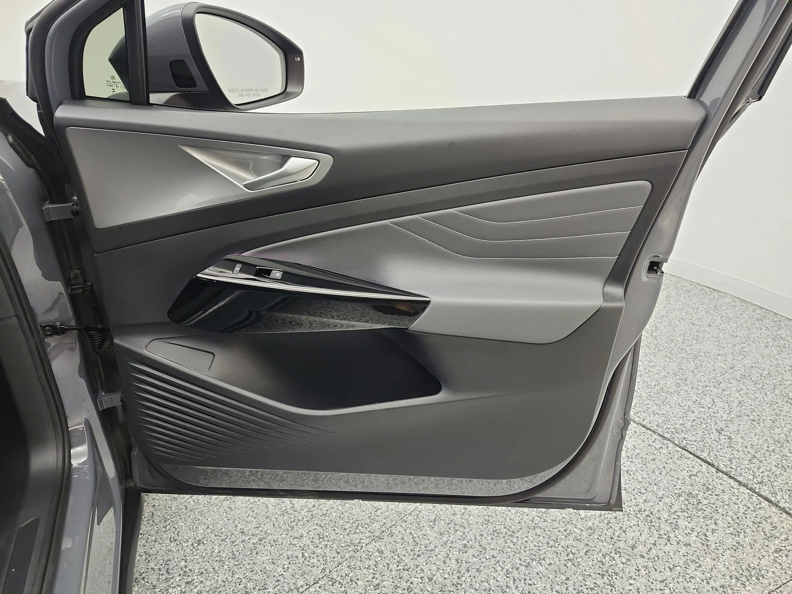 Used 2023 Pure Gray w/Black Roof Volkswagen Pro S Plus image 20