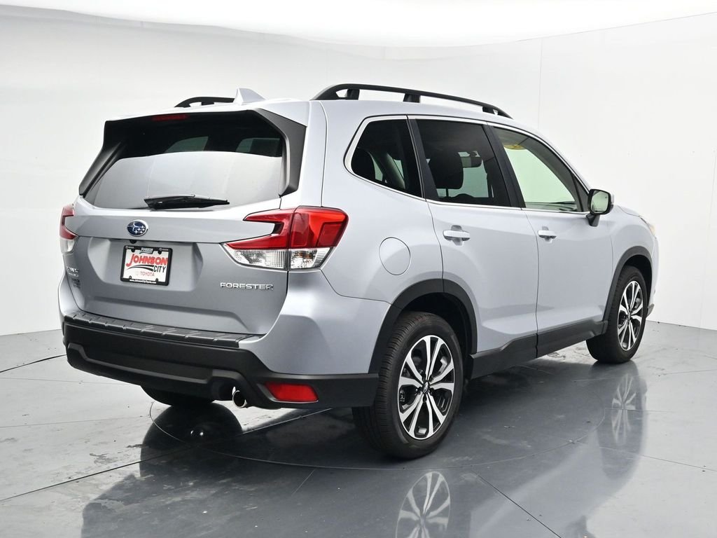 2023 Subaru Forester Limited - Photo 7