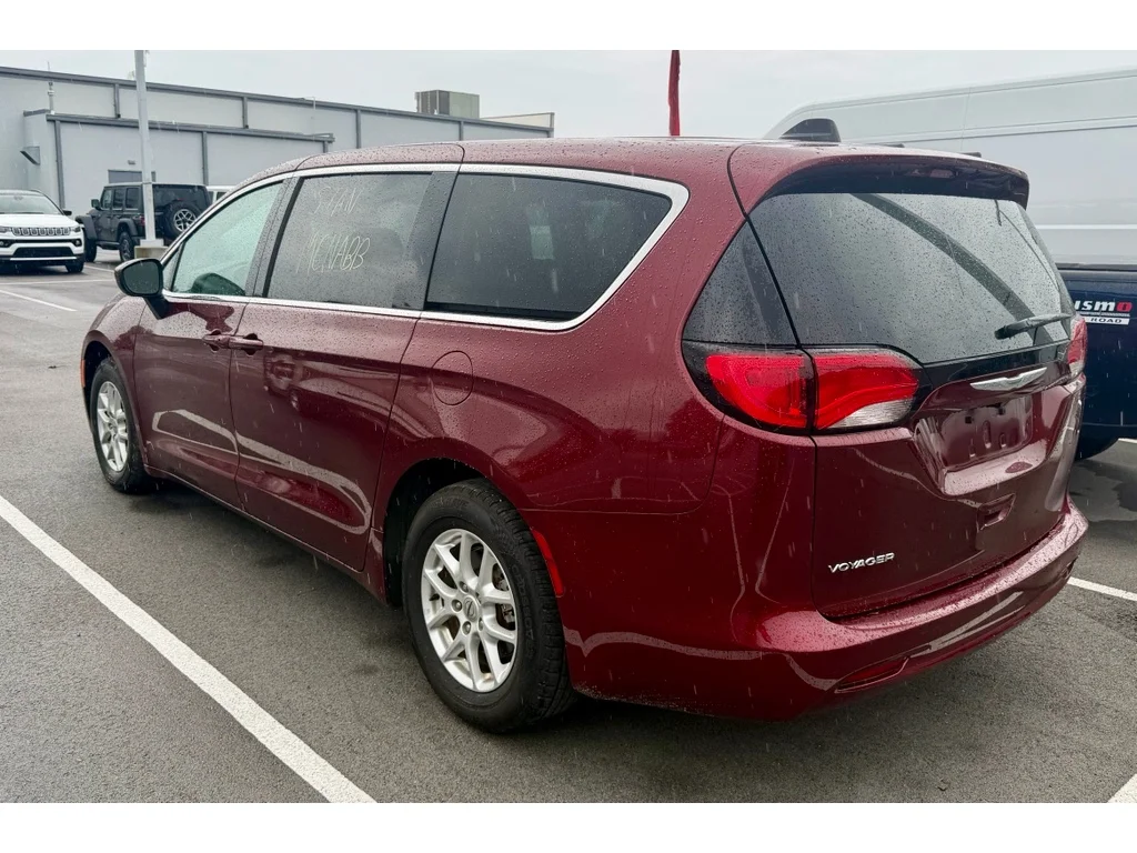Used 2021 Velvet Red Pearlcoat Chrysler LX image 2