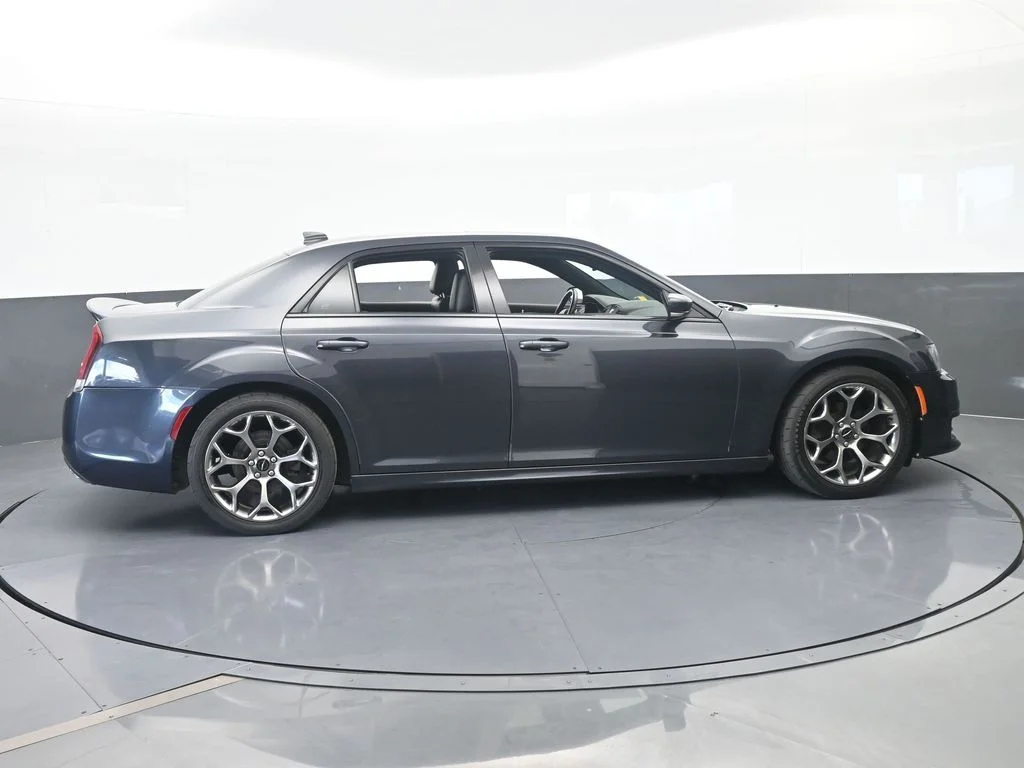 Used 2018 Maximum Steel Metallic Clearcoat Chrysler S image 7