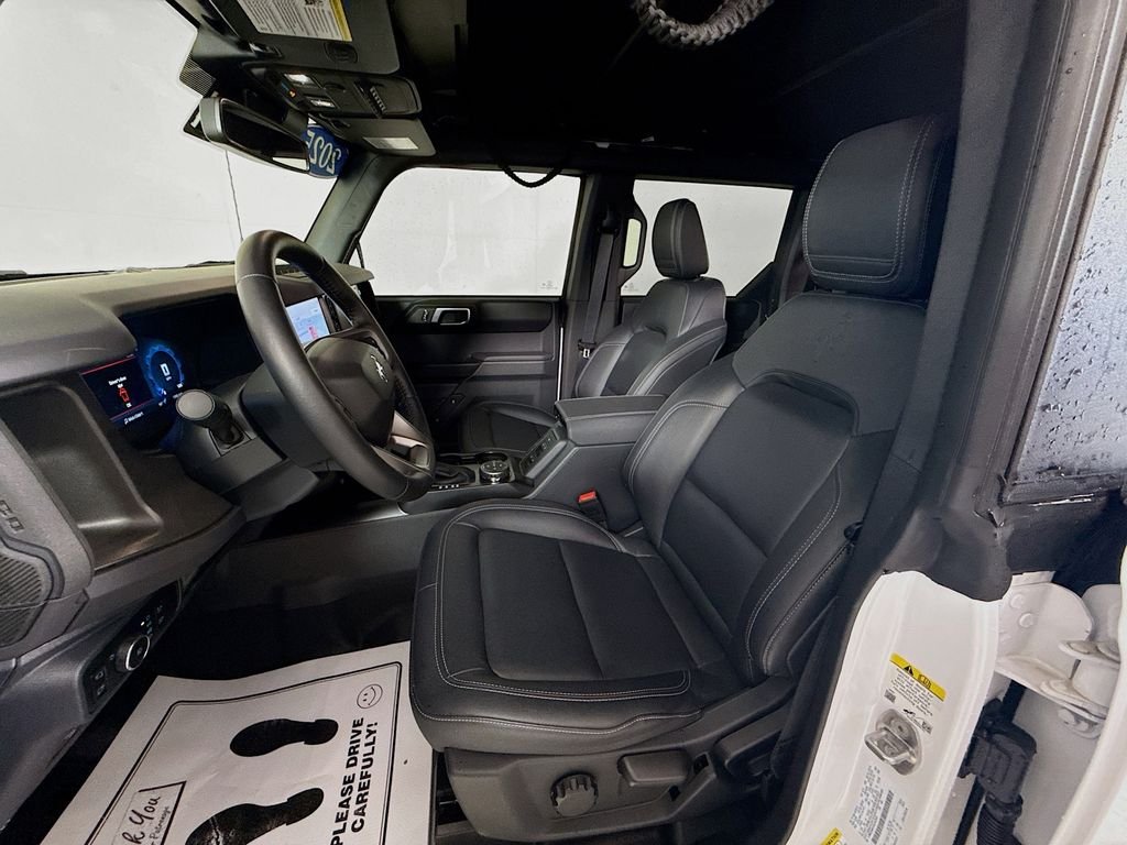 Used 2025 Oxford White Ford Badlands image 2