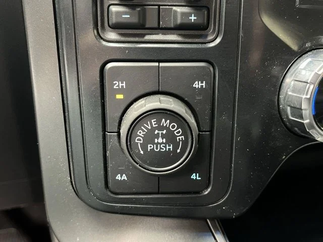 Used 2025 Silver Ford LARIAT image 18