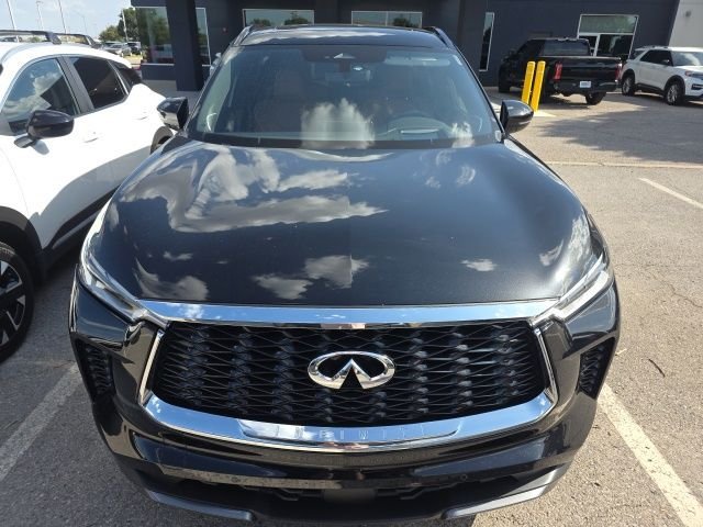 Used 2025 Black INFINITI Autograph image 2