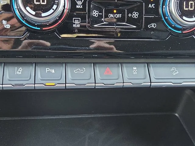 2026 GMC Sierra 2500HD AT4 - Photo 9