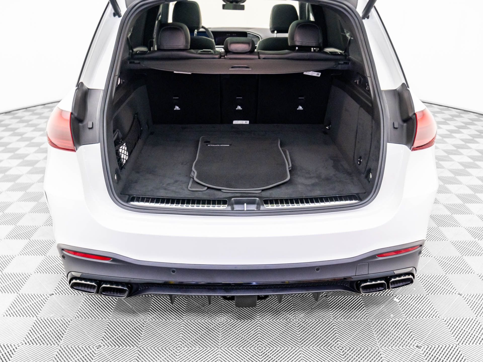 New 2026 Polar White Mercedes-Benz GLE 63 S AMG® image 31