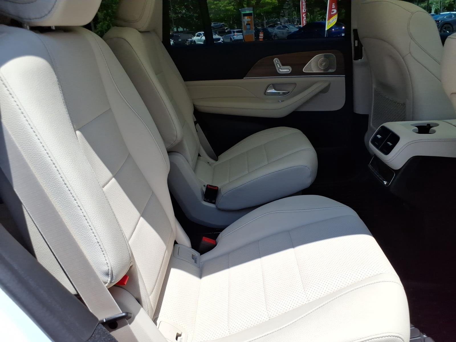 Used 2026 Polar White Mercedes-Benz GLS 450 image 27