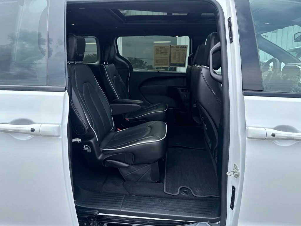 2025 Chrysler Pacifica Limited - Photo 20