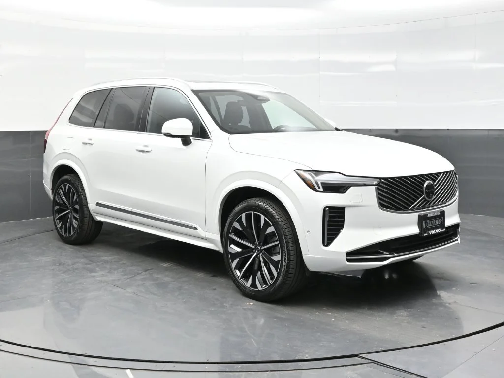 2026 Volvo XC90 Plus