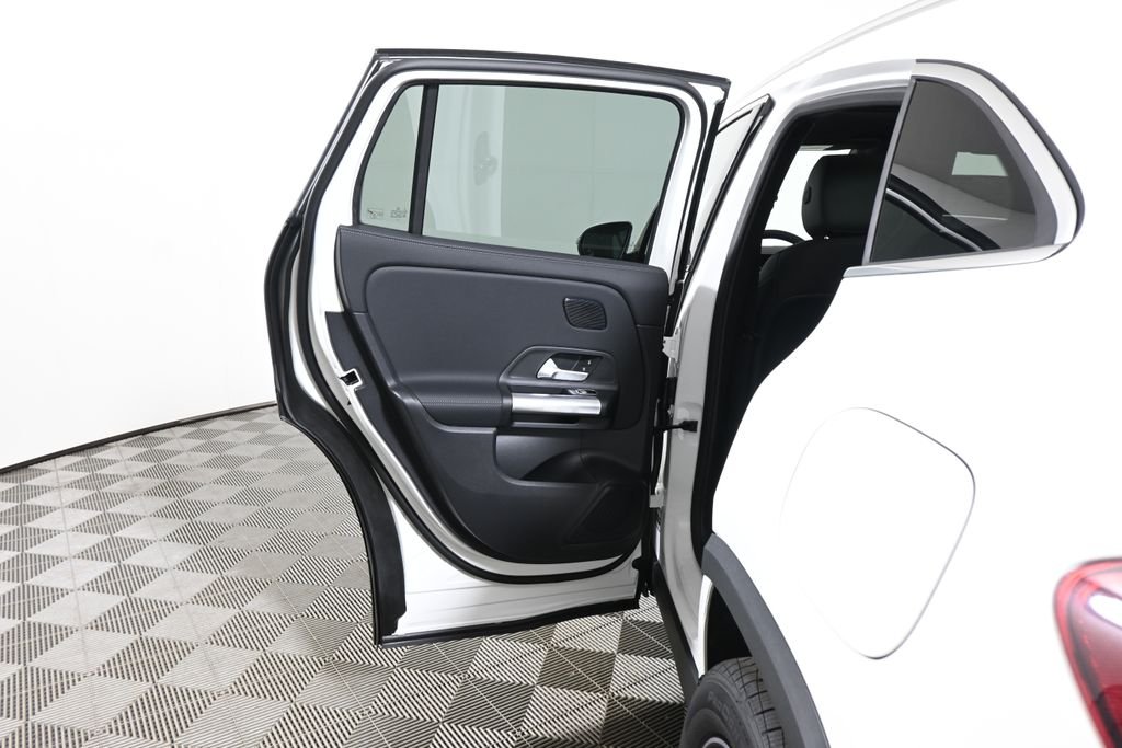 New 2026 Polar White Mercedes-Benz GLA 250 image 30