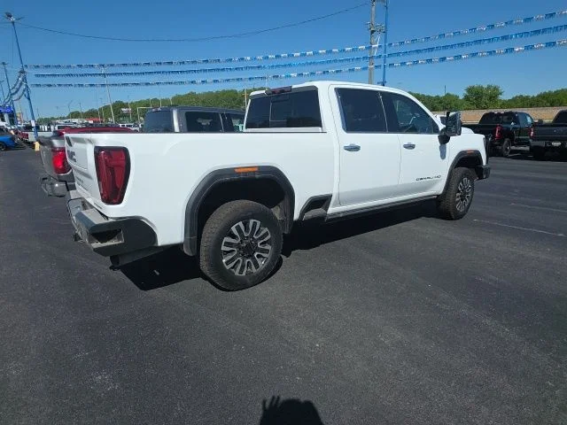 Used 2022 Summit White GMC Denali image 5