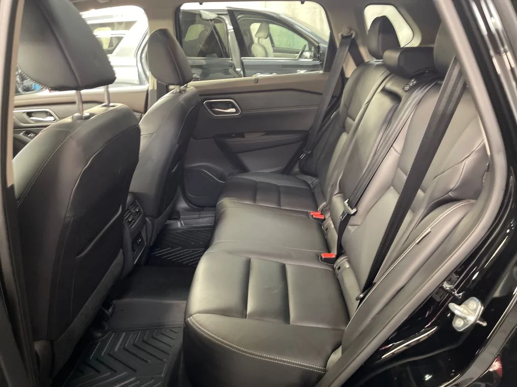 Used 2021 Black Nissan SL image 24