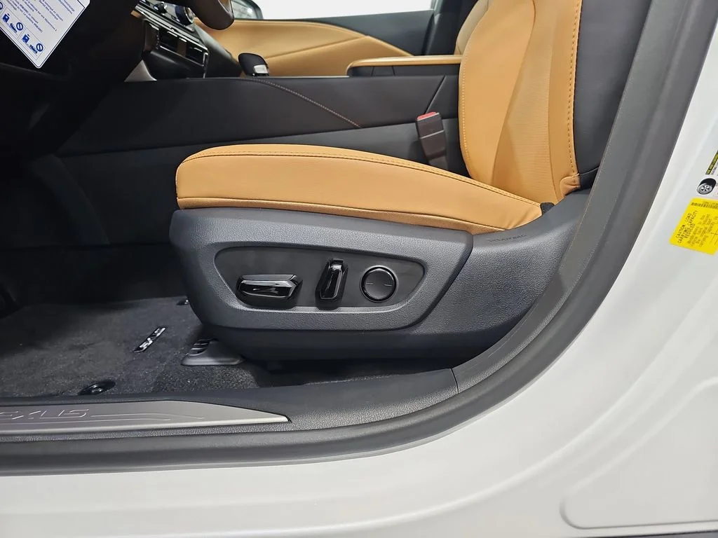 New 2026 Eminent White Pearl Lexus PREMIUM PLUS image 28