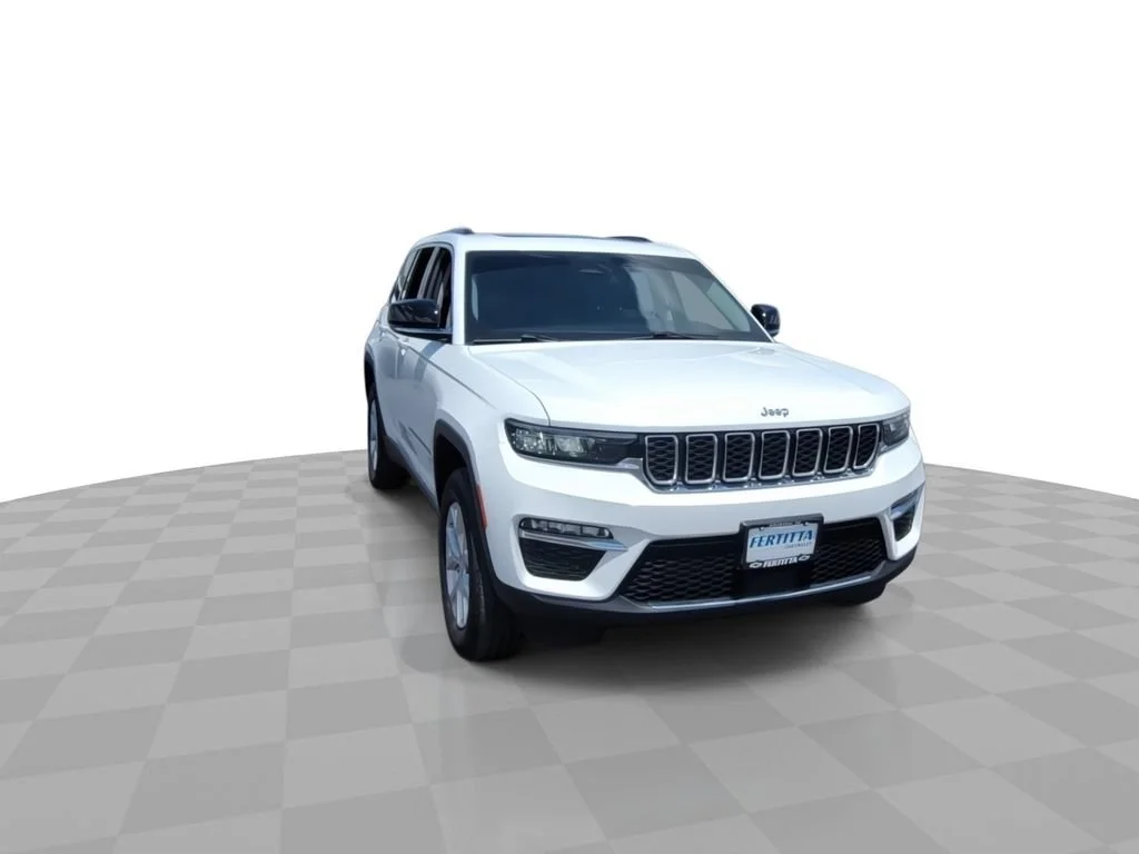Used 2023 White Jeep Limited 4x4 image 2