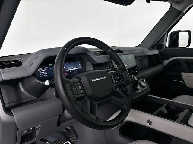 Certified Used 2025 Fuji White Land Rover S image 9
